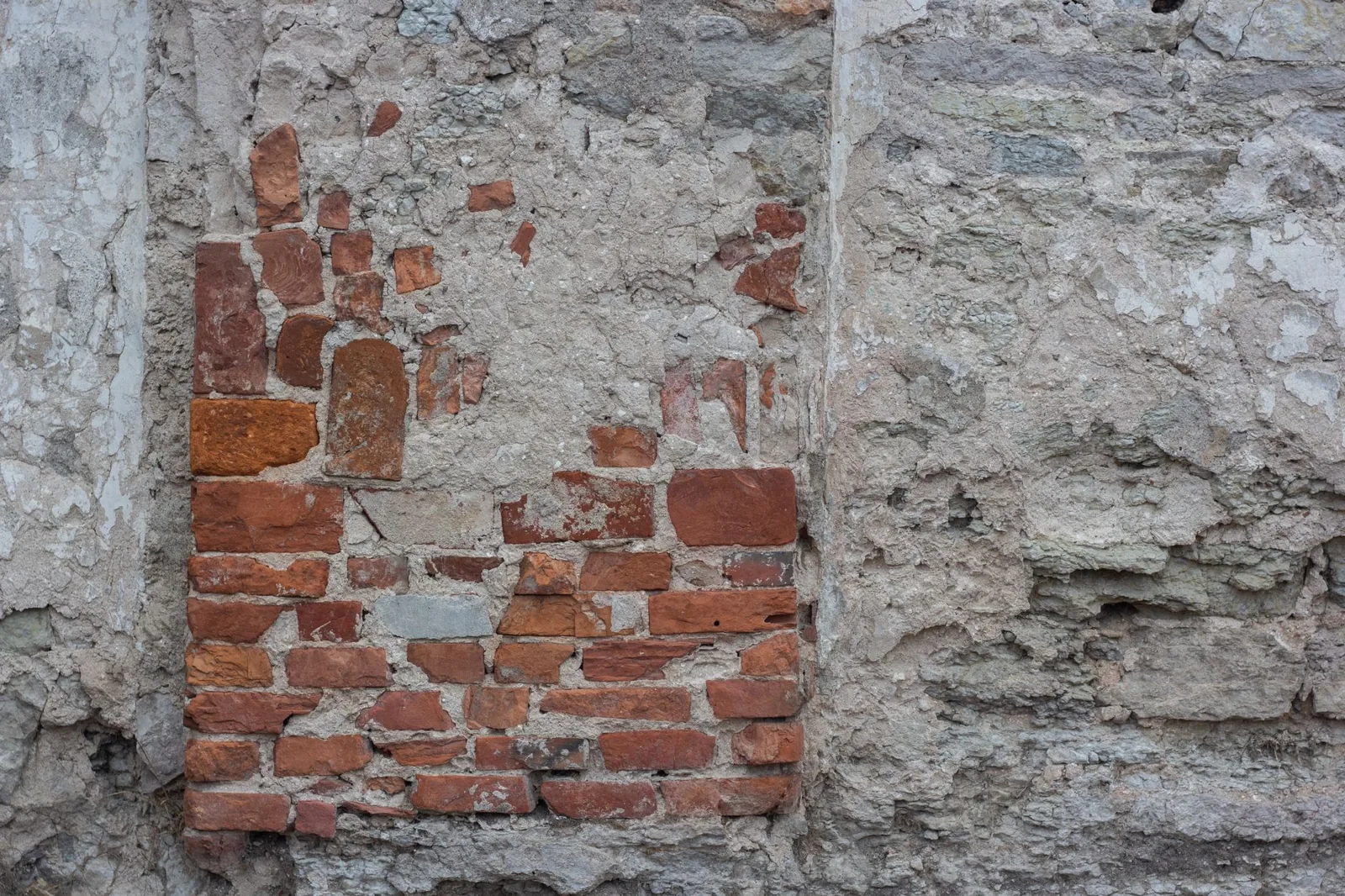 stucco vs brick exterior