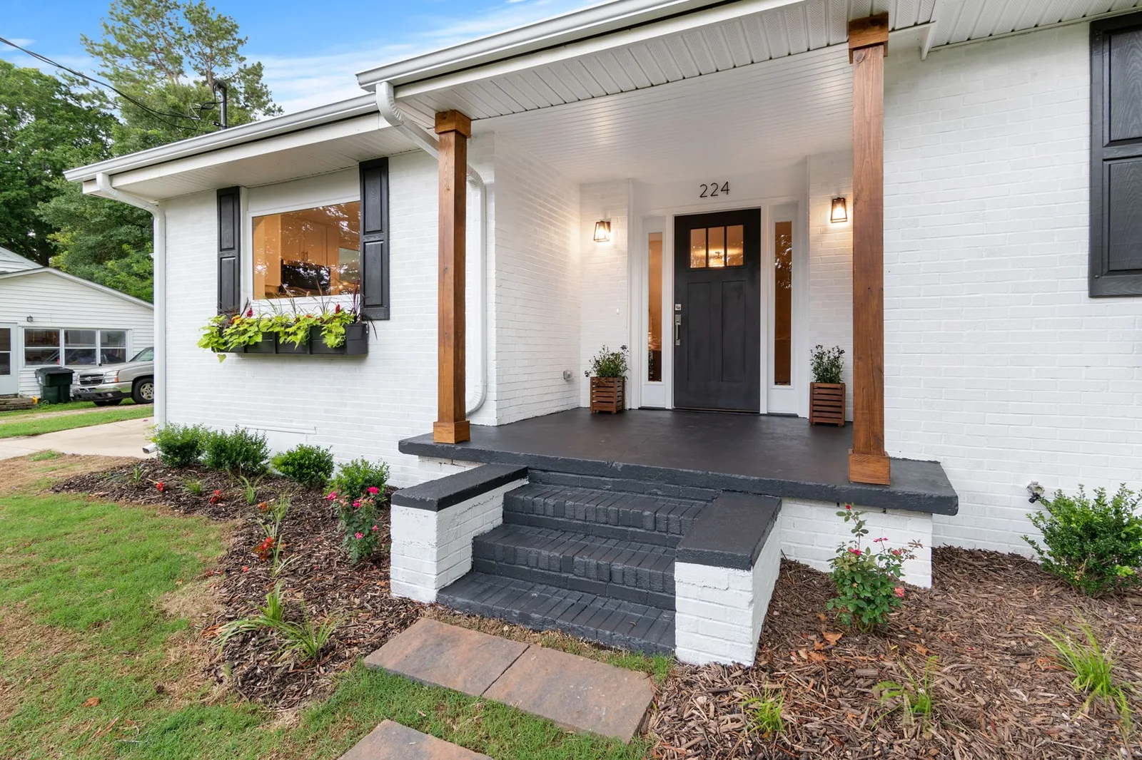 how to increase curb appeal to sell house