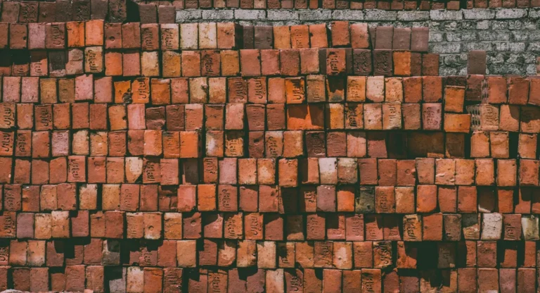 Stone Veneer vs Brick Veneer Cost: What You’ll Pay in 2026