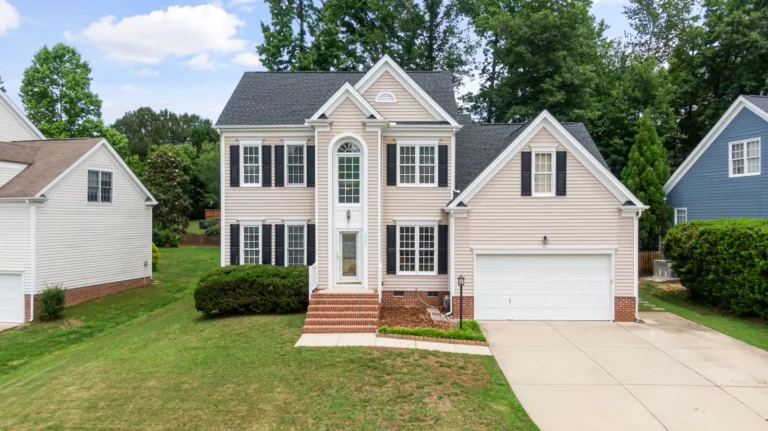 Vinyl Siding vs Fiber Cement: Which Siding Is Right for Your Home?