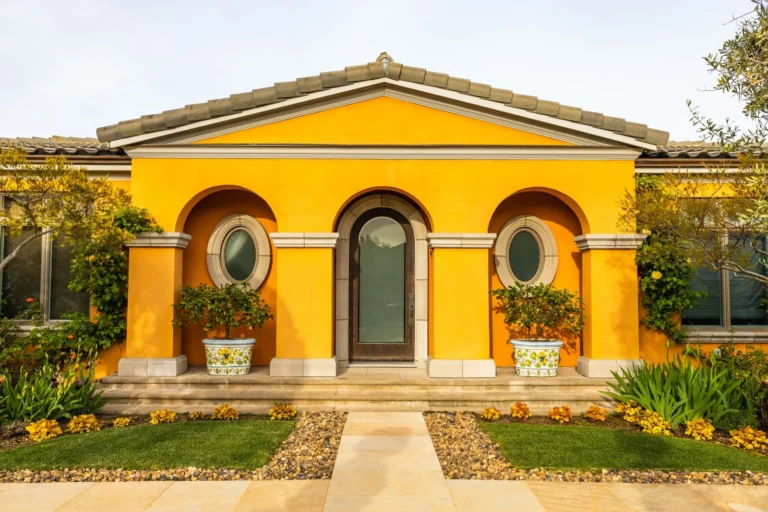 Curb Appeal Trends 2026: 7 Upgrades Homeowners Are Prioritizing This Year